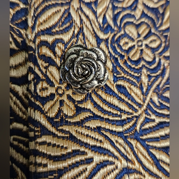 Patterned Button-Up Jacket - Picture 10 of 13